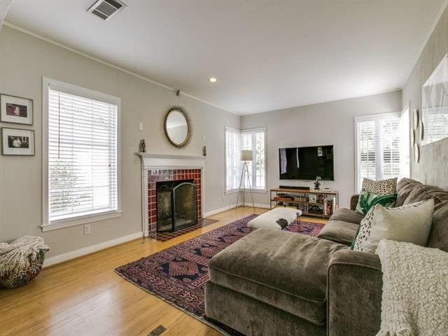 Foto del edificio - 1523 Oak Knoll St