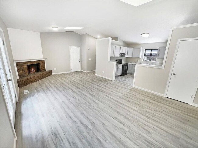 Building Photo - 955 W Tesio Way