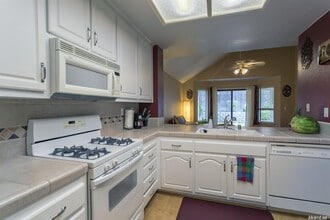 Building Photo - 644 Springfield Cir