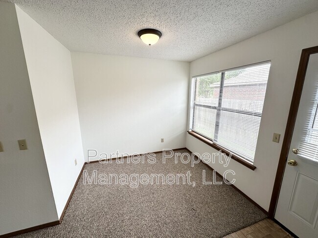 Foto del edificio - 1661 N Dawn Dr