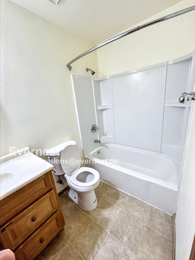 Building Photo - 6470 McNichols Ct