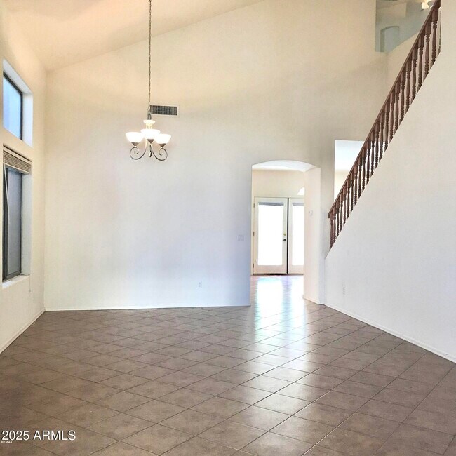 Building Photo - 9021 W Villa Maria Dr
