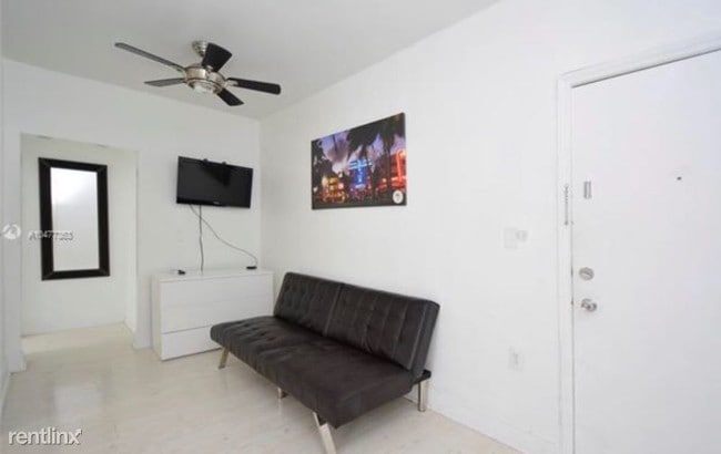 Building Photo - 1 br, 1 bath Apartment - 1518 Drexel Ave
