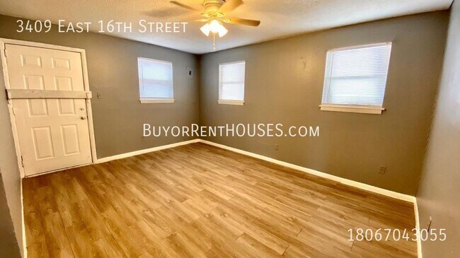 Foto del edificio - 3409 E 16th St