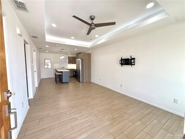 Foto del edificio - 17 B W St