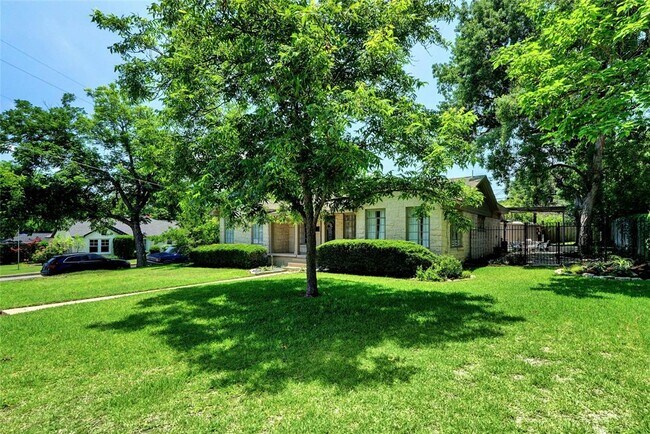 Foto del edificio - 2401 Bowman Ave