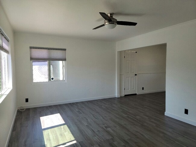 Foto del edificio - Renovated 2bd/1bth Single Family Home in R...