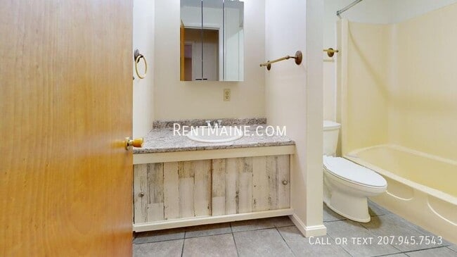 Building Photo - 33 Longrale Park