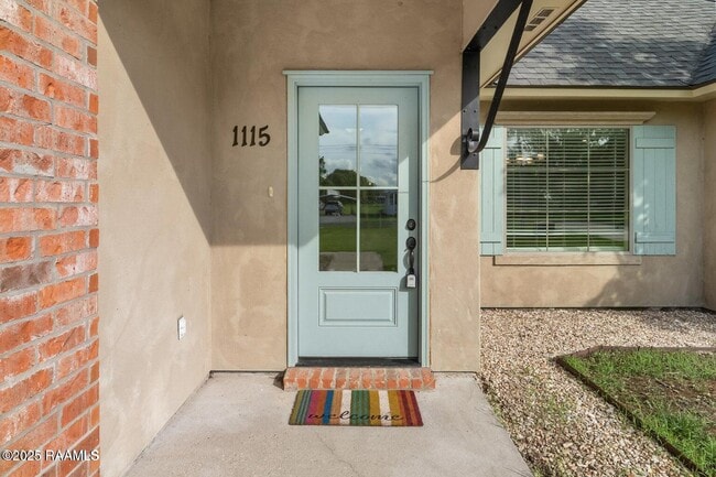 Foto del edificio - 1115 Jules Broussard Rd