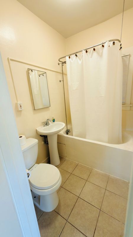 Foto del edificio - 1510 E Broadway