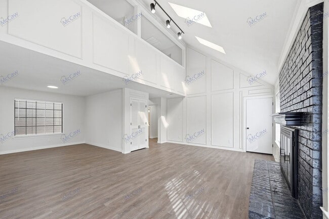 Foto del edificio - 5028 Groom Ln