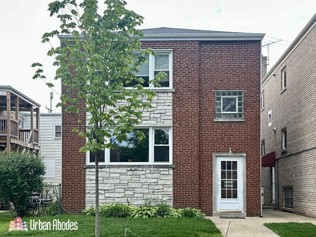 Primary Photo - 2707 W Berwyn Ave