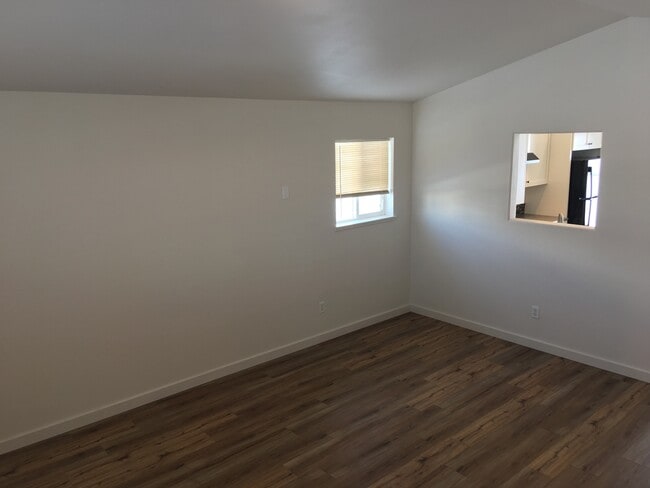 Building Photo - This Home Has It All!