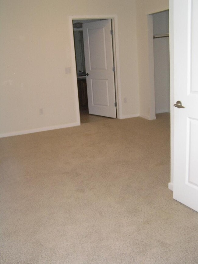 Building Photo - 2BR/2BA Condo @ Park Hill