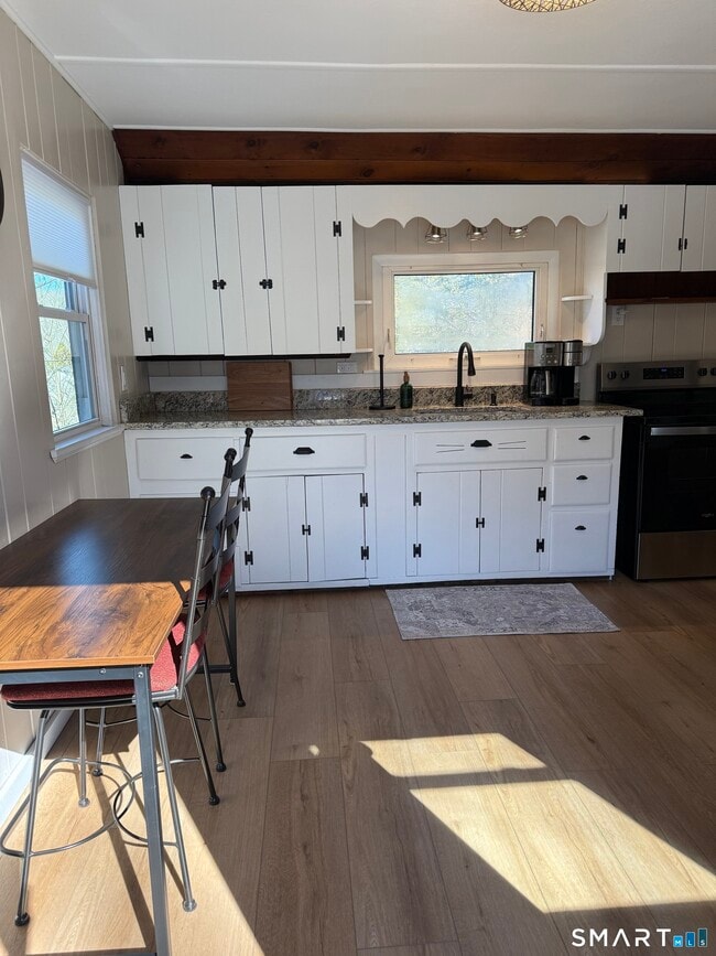 Building Photo - 27 Dilliston Rd