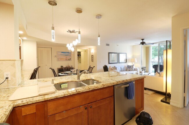 Foto del edificio - 180 Yacht Club Way