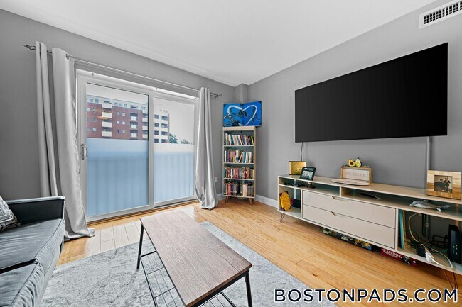 Foto del edificio - 175 Cottage St