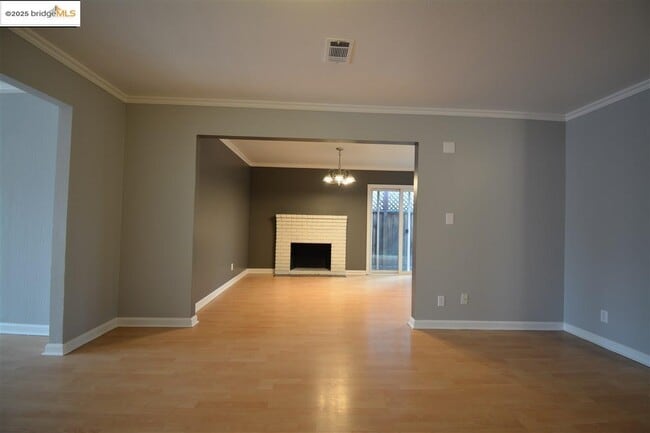 Foto del edificio - 1462 Kimball Ct