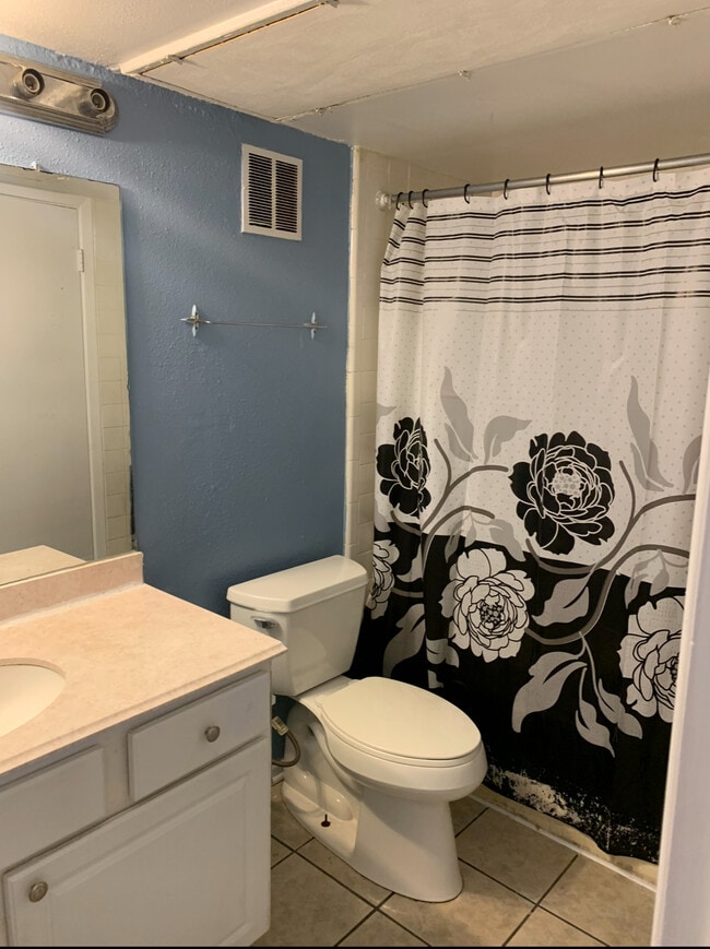 Foto del edificio - 675 Wooddale Blvd