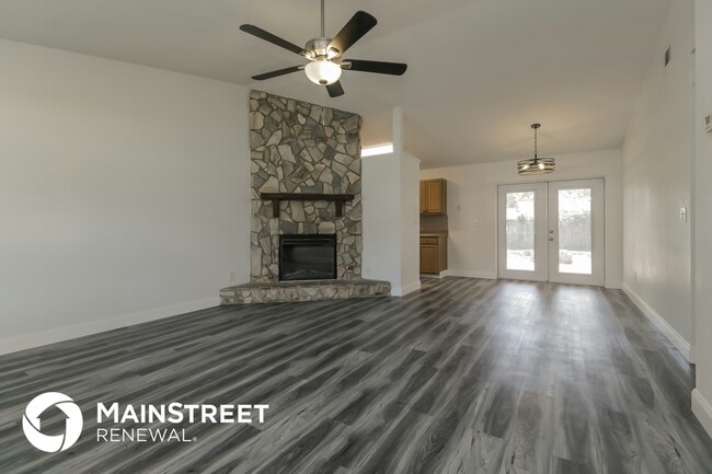 Building Photo - 4745 Greenhill St