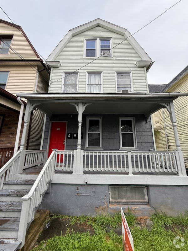Building Photo - 105 Sambourne St