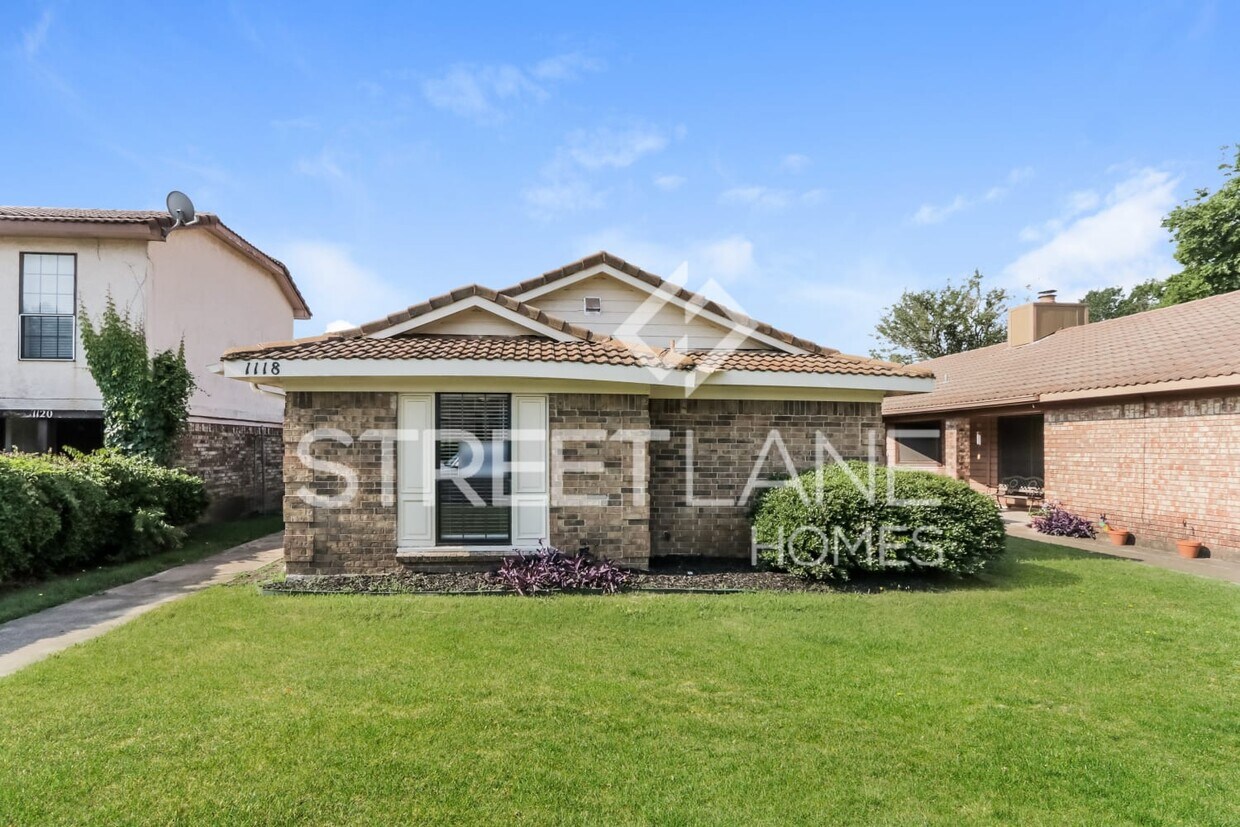 1118 Sandalwood House Rental in DeSoto, TX