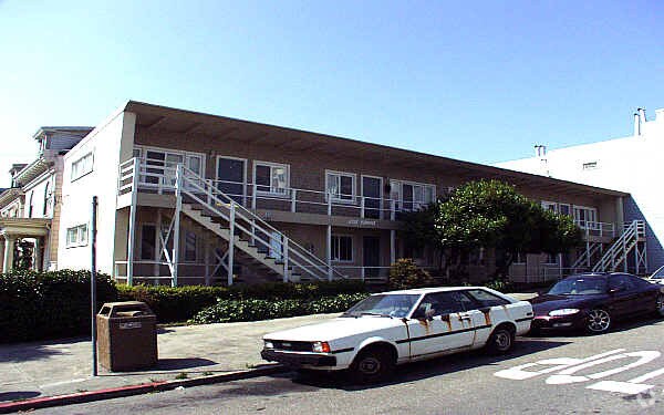 Building Photo - 2111 Grove St