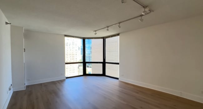 Building Photo - 1212 N Dearborn St