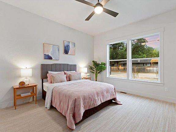 Foto del edificio - 1720 W Howe St