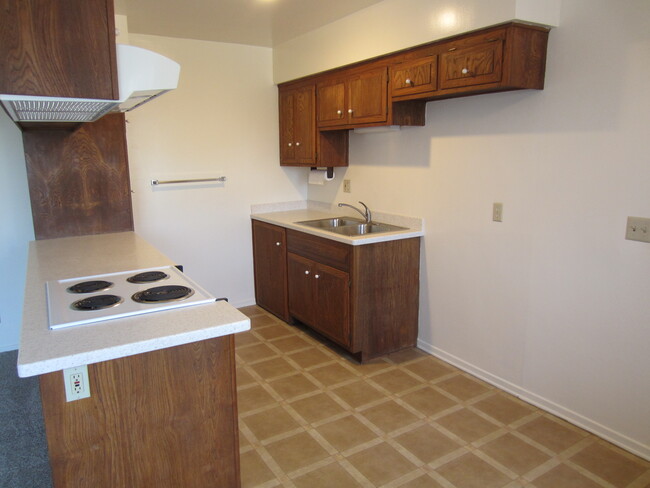 Building Photo - 3638 Del Amo Blvd