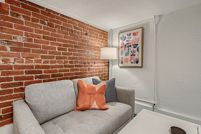 Foto del edificio - 2639 E 12th Ave
