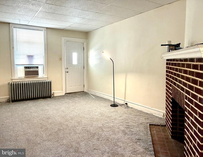 Building Photo - 1305 Dyre St
