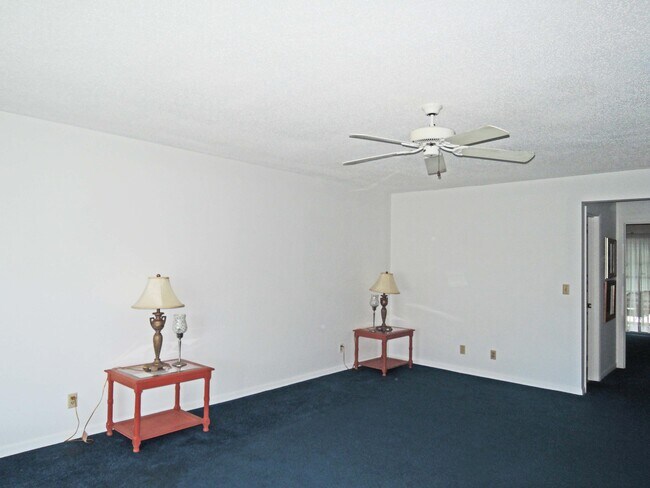 Building Photo - 414 Sandpiper Dr