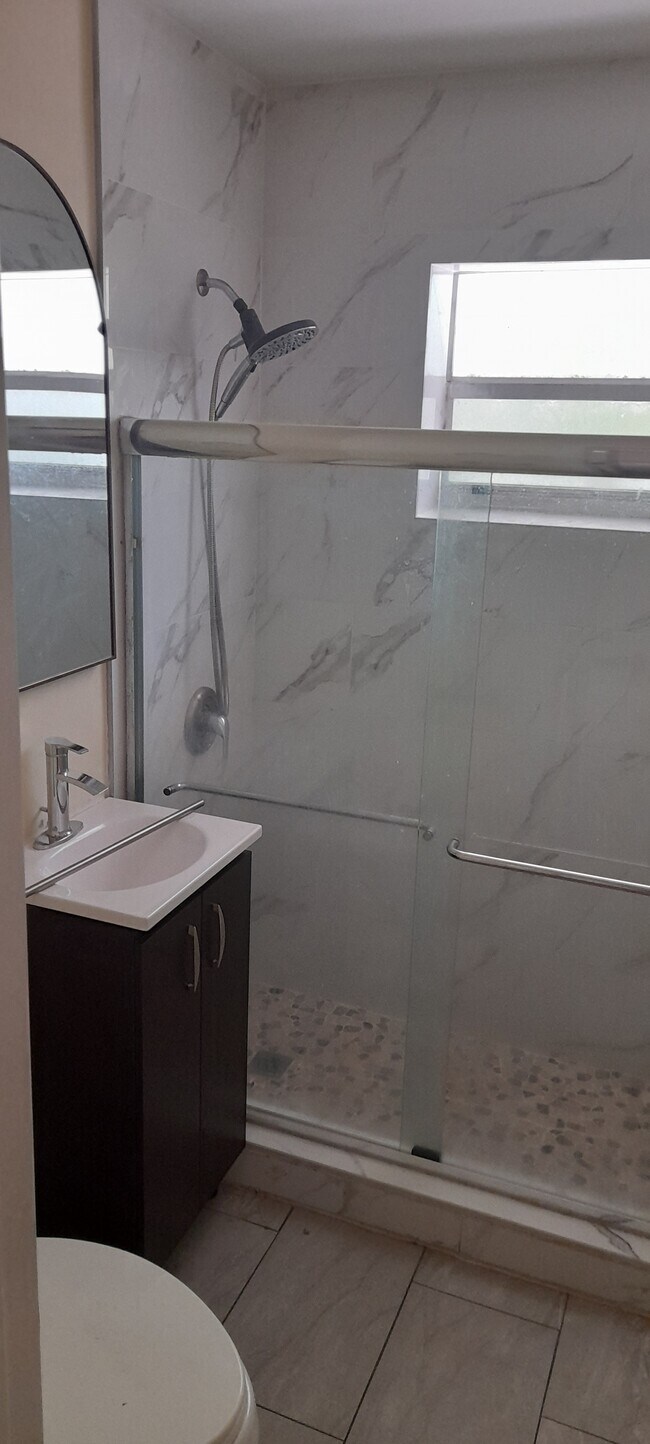 Foto del edificio - 706 SW 4th Ter