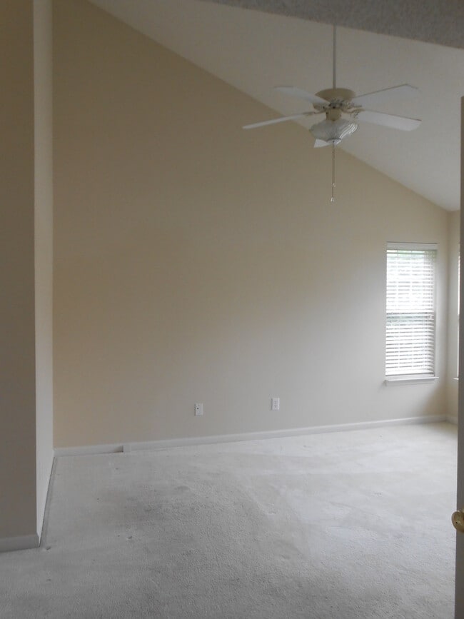 Foto del edificio - Fantastic 3 BR House w/ Inviting Floor Plan in Kernodle/NW School District