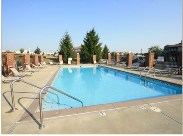 Piscina - Greenfield Crossing Apartments