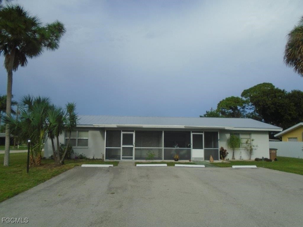 Foto principal - 4926 York St