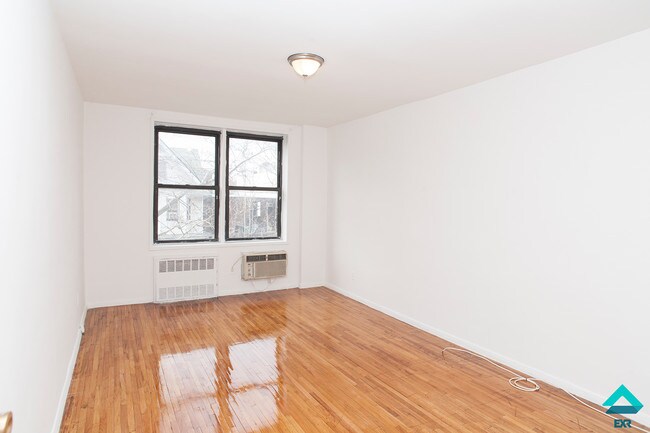 Building Photo - 415 Stratford Rd