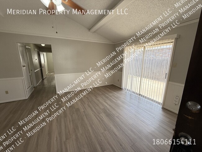 Foto del edificio - Two bedroom now Available!