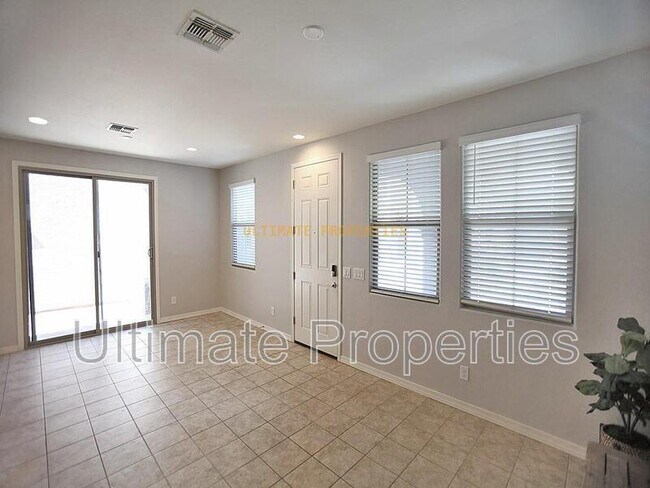 Building Photo - 5812 W Illini St