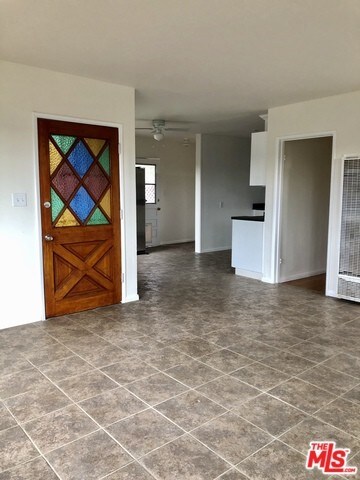 Building Photo - 533 E Fairview Blvd