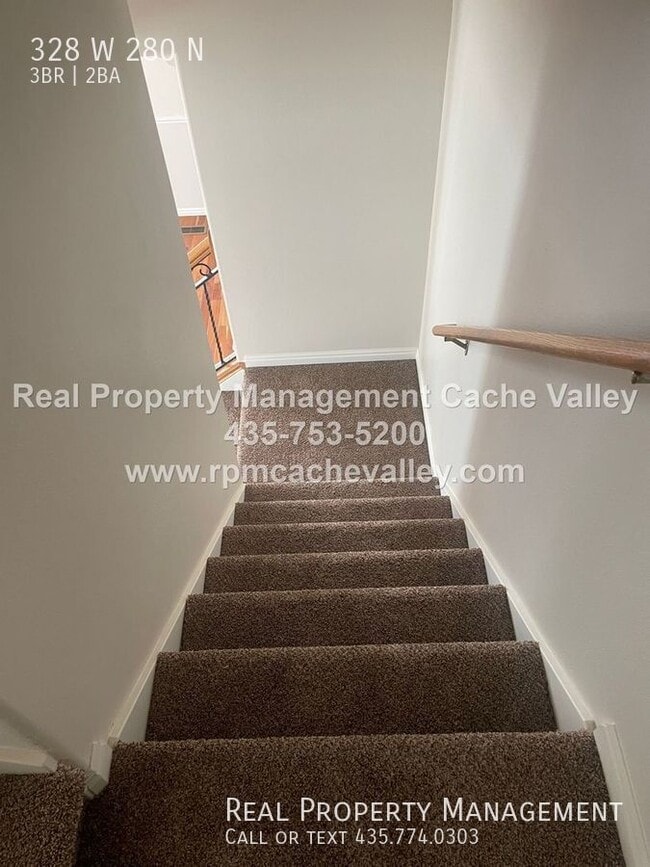 Building Photo - 328 280 N