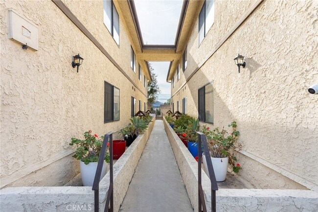 Foto del edificio - 1117 Linden Ave