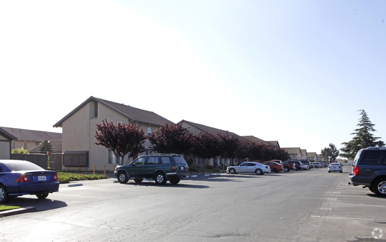 Building Photo - Gabilan Plaza Apartments