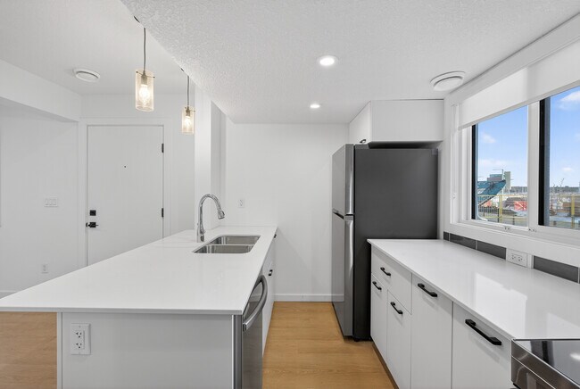 Photo du bâtiment - 7035 Fane Rd