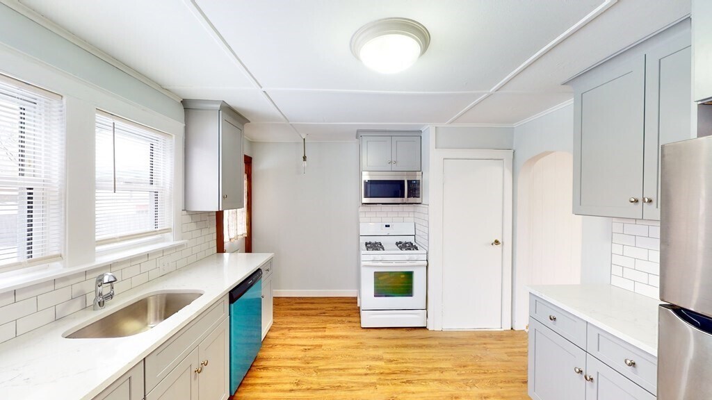 6 Arnold St, Quincy, MI 49082 Townhome Rentals in Quincy MI