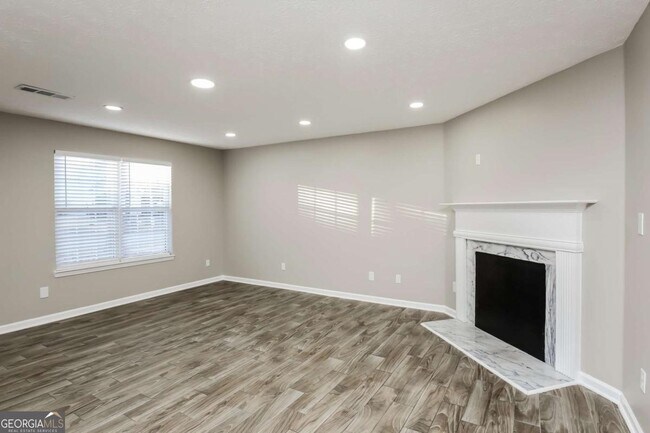 Building Photo - 2355 Delfern Dr NW