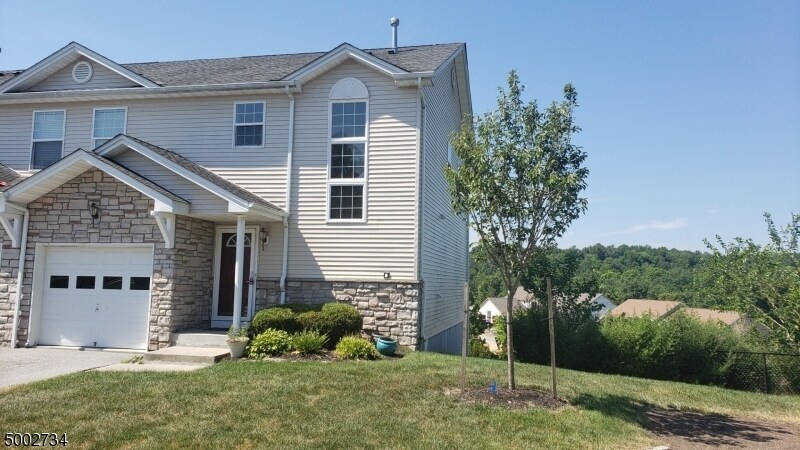 Primary Photo - 7 Mulberry Ln