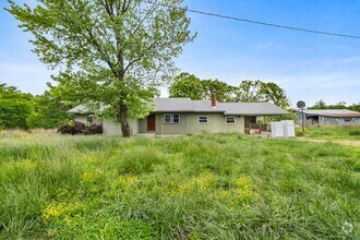 Building Photo - 12610 Bullock Rd
