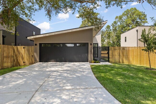Building Photo - 1502 Primrose St
